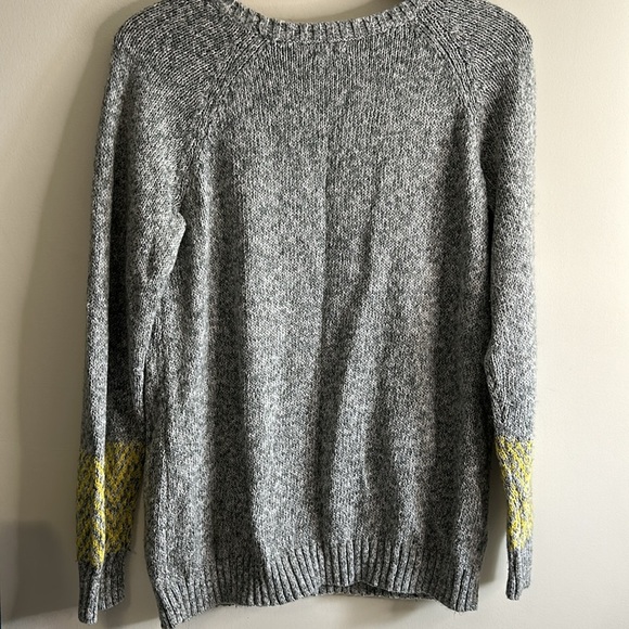 Maurices Gray and Yellow Patterned Women's Sweater size large - Picture 4 of 6